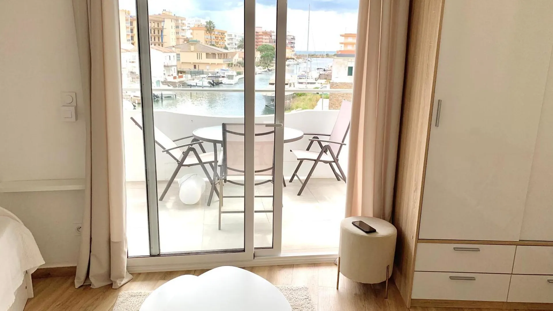 Apartamento Con Piscina - Magnificas Vistas A Canal - Aire Acondicionado B Rosas