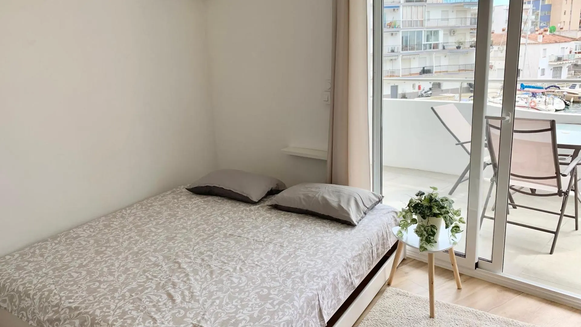 Apartamento Con Piscina - Magnificas Vistas A Canal - Aire Acondicionado B Rosas